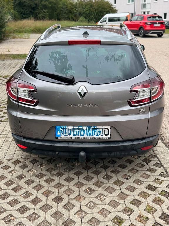 Gebraucht Renault Mégane III Dynamique 106 PS (77 kW) 2010 Grau Limousine
