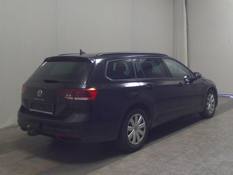 Gebraucht VW Passat 150 PS (110 kW) 2021 Schwarz Kombi