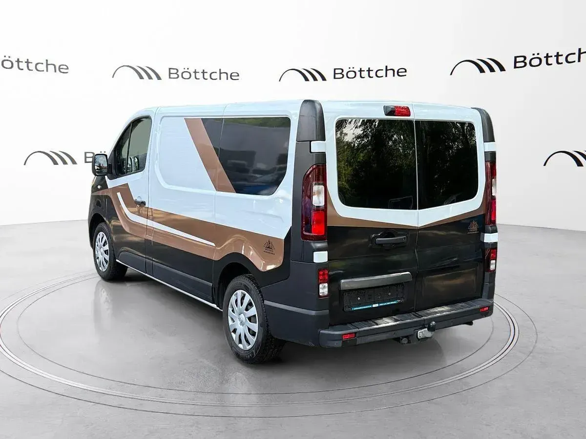 Gebraucht Opel Vivaro 116 PS (85 kW) 2015 Casabl/arctic/eisweiss/kaolin Van / Kleinbus