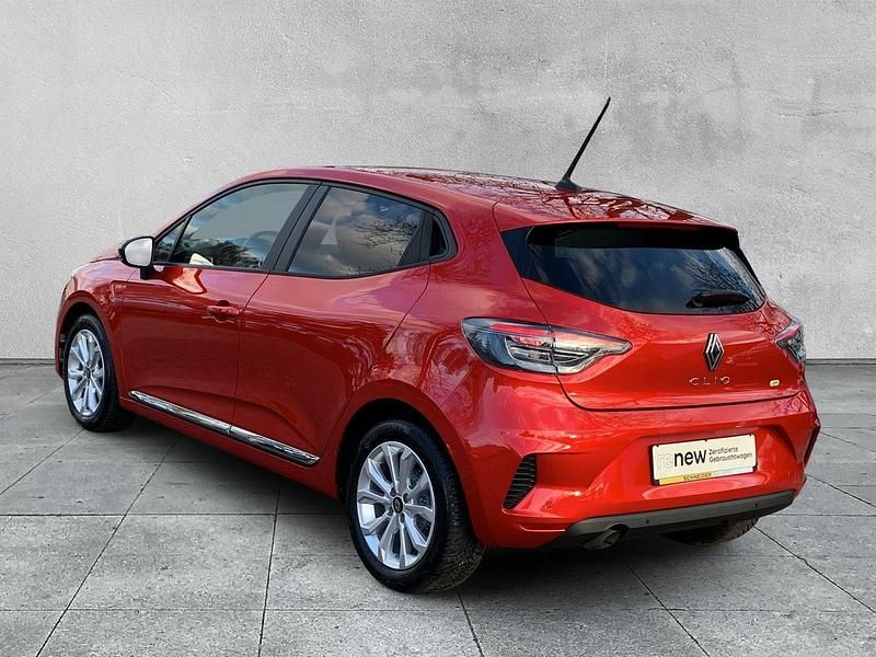 Gebraucht Renault Clio V Evolution 91 PS (66 kW) 2024 Rot Limousine