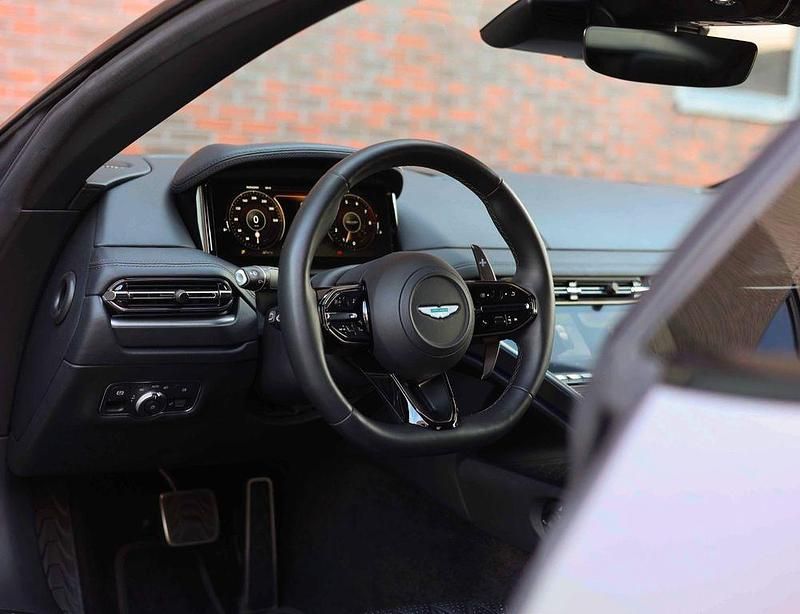 Gebraucht Aston Martin DB12 678 PS (498 kW) 2023 Silber Coupé