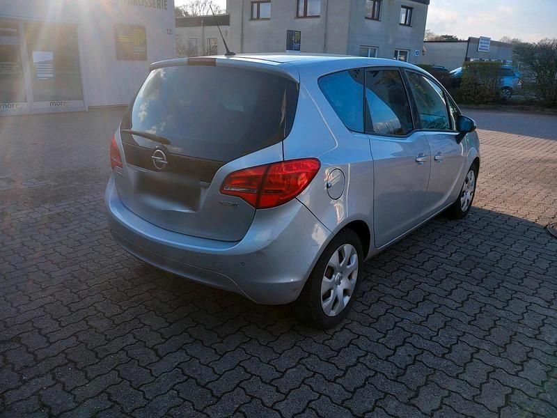 Gebraucht Opel Meriva 140 PS (102 kW) 2015 Silber Van / Kleinbus