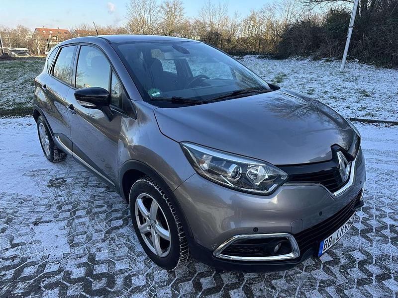 Grau Gebraucht 2015 Renault Captur Elysee SUV | 12.000 € (Fairer Preis) - Bild 1/4