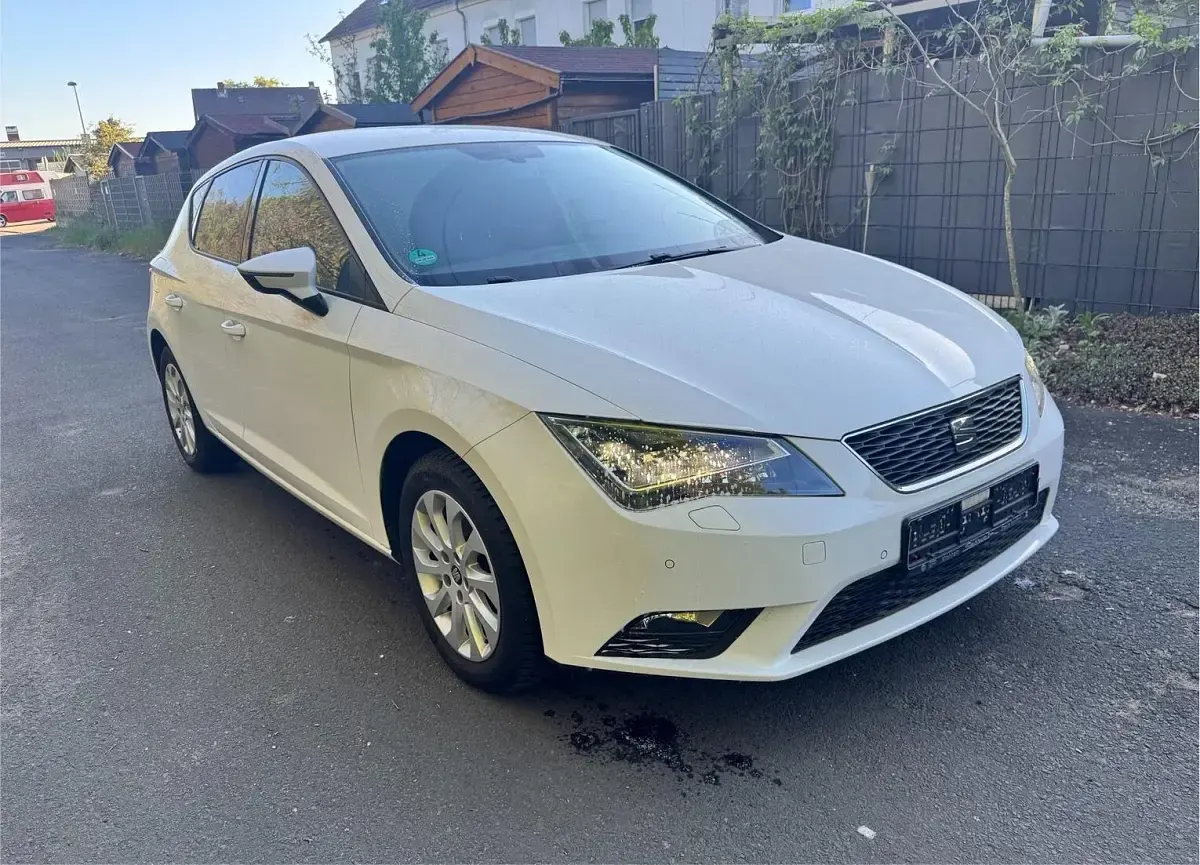Gebraucht Seat Leon Style 150 PS (110 kW) 2013 Weiß Limousine