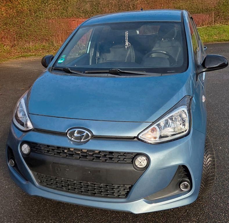 Blau Gebraucht 2018 Hyundai i10 Passion Plus Kleinwagen | 8.500 € (Guter Preis) - Bild 1/4