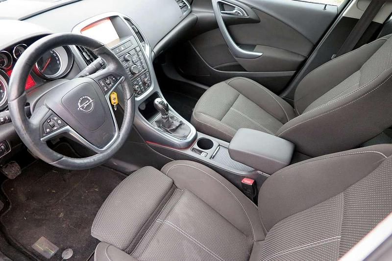 Gebraucht Opel Astra 170 PS (125 kW) 2014 Grau Kombi