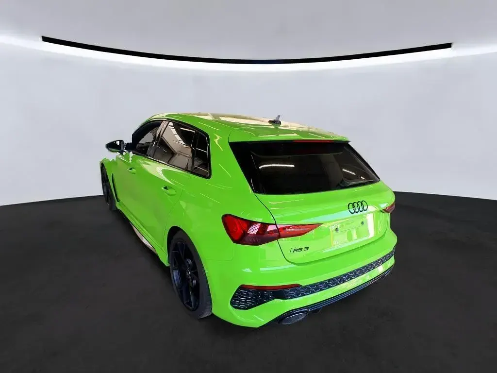 Gebraucht Audi RS3 Sport 400 PS (294 kW) 2024 Grün Limousine