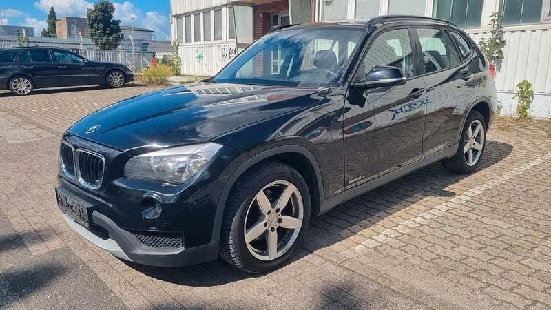 Schwarz Gebraucht 2012 BMW X1 SUV | 5.990 € (Superpreis) - Bild 1/4