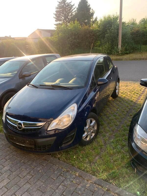 Blau Gebraucht 2011 Opel Corsa Coupé | 1.900 € (Guter Preis) - Bild 1/4