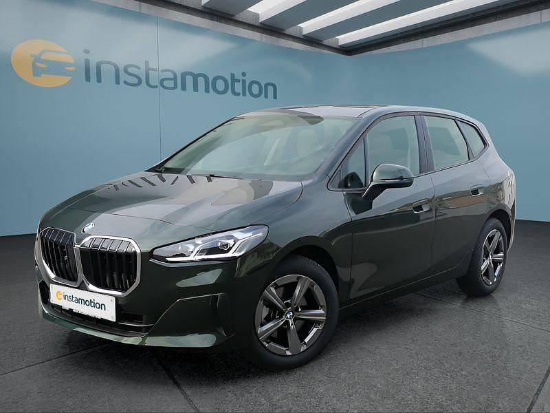 Grün Gebraucht 2024 BMW 216 Active Tourer Van / Kleinbus | 30.649 € (Fairer Preis) - Bild 1/4