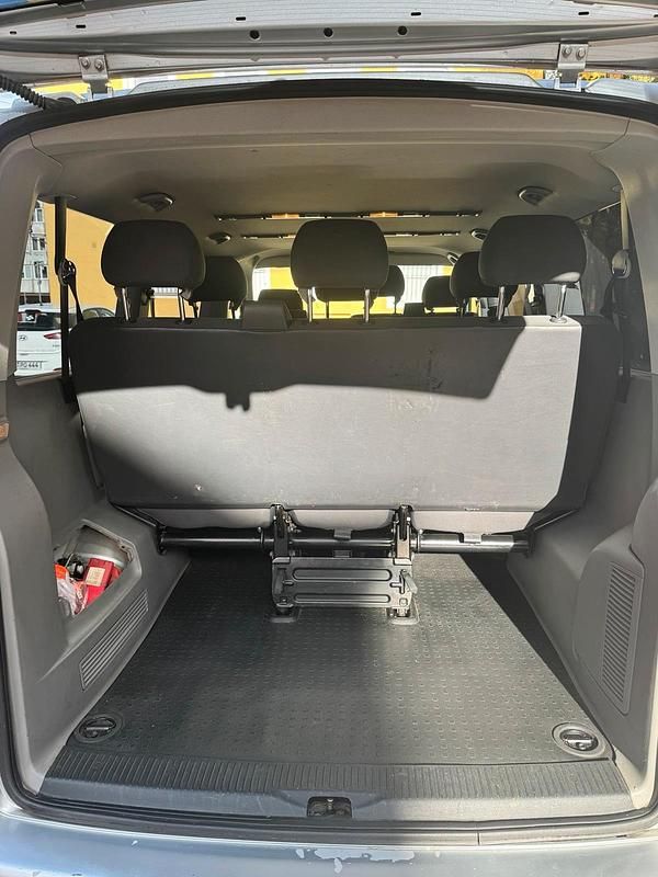 Gebraucht VW Caravelle 103 PS (75 kW) 2010 Grau Van / Kleinbus