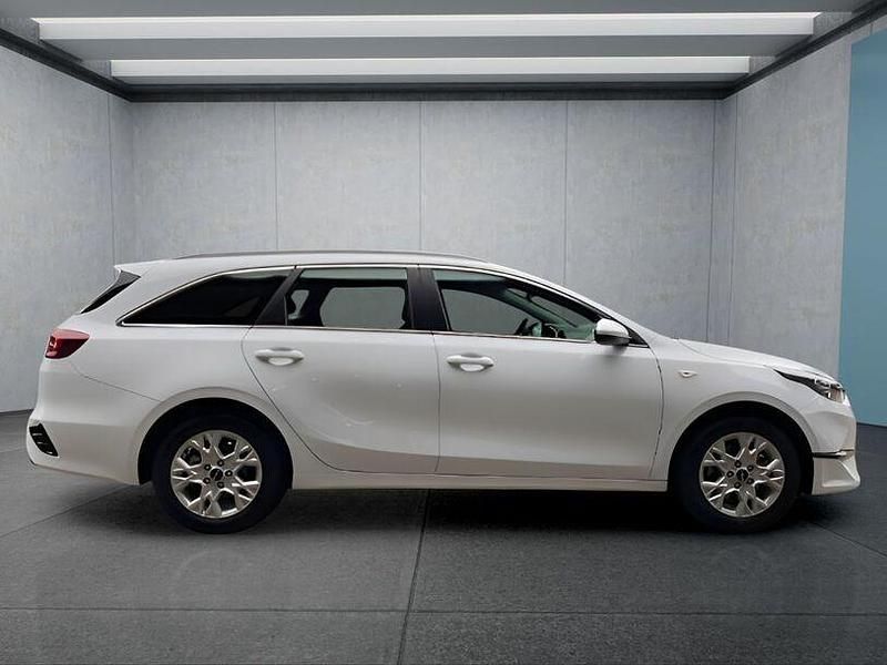 Gebraucht Kia Ceed 99 PS (72 kW) 2025 Weiss Kleinwagen
