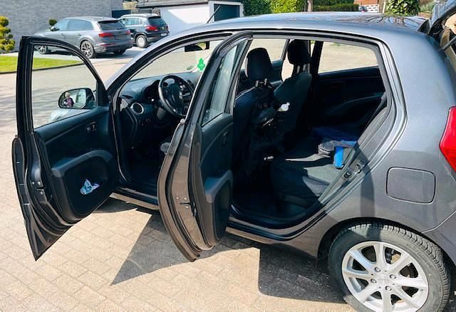 Gebraucht Hyundai i10 68 PS (50 kW) 2013 Grau Kleinwagen