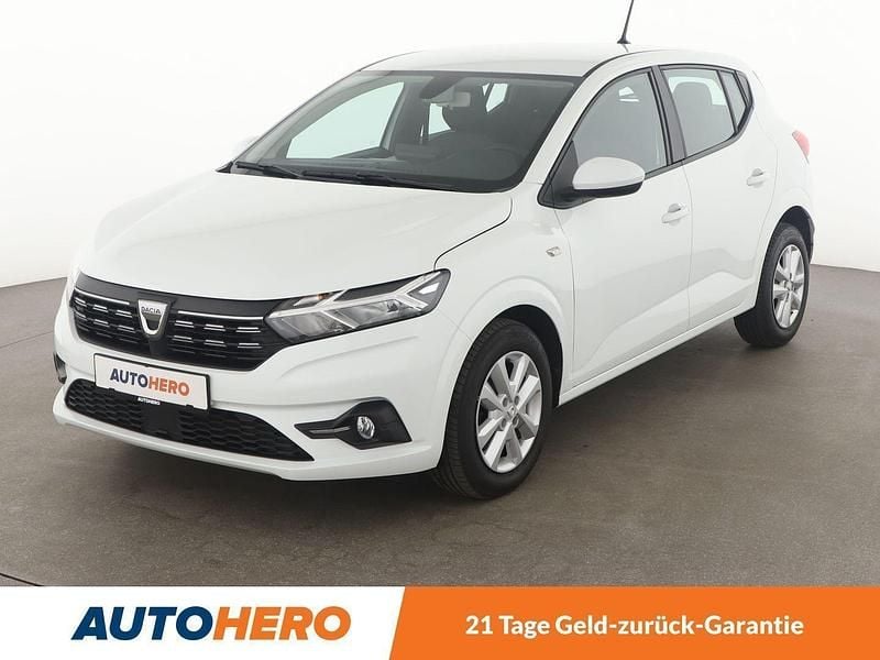 Weiß Gebraucht 2021 Dacia Sandero Comfort Kleinwagen | 11.490 € (Superpreis) - Bild 1/3