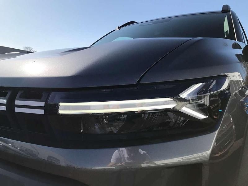 Neu Dacia Duster Journey 140 PS (102 kW) 2026 Grau SUV