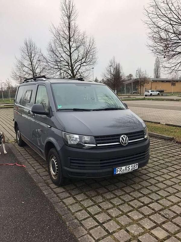 Gebraucht VW T6 102 PS (75 kW) 2018 Grau Van