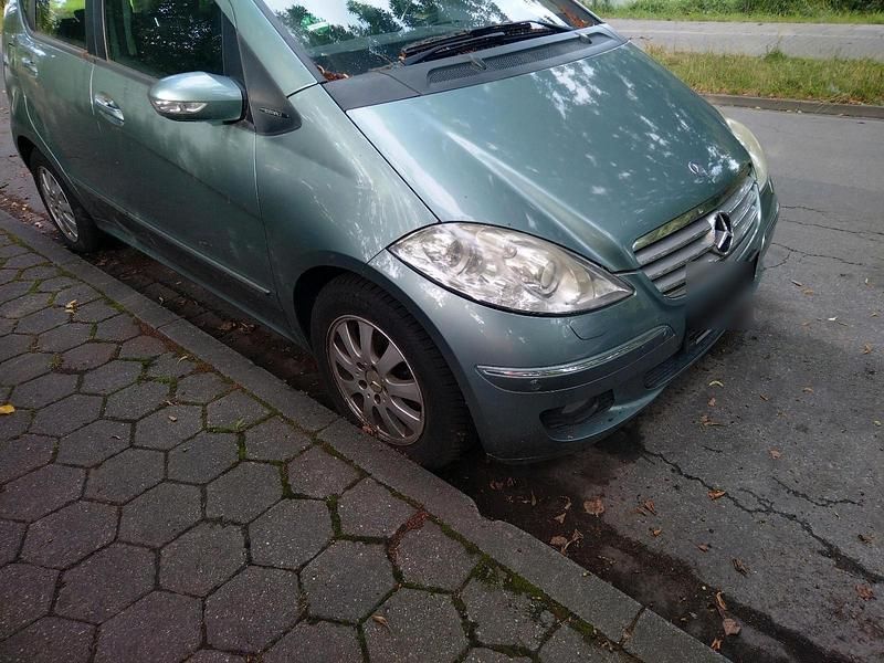 Andere außenfarben Gebraucht 2005 Mercedes A170 Kleinwagen | 999 € - Bild 1/4