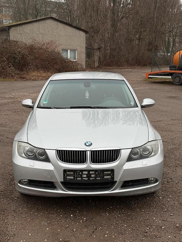 Gebraucht BMW 320 150 PS (110 kW) 2007 Silber Limousine