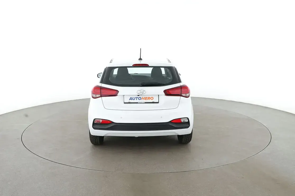 Gebraucht Hyundai i20 GO! 84 PS (61 kW) 2021 Weiß Kleinwagen