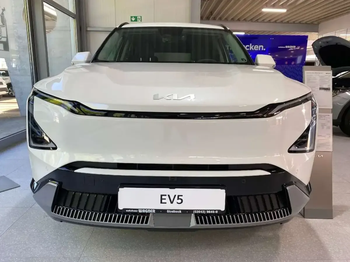 Neu Kia EV5 Earth 160 kW (218 PS) 2026 Weiß SUV