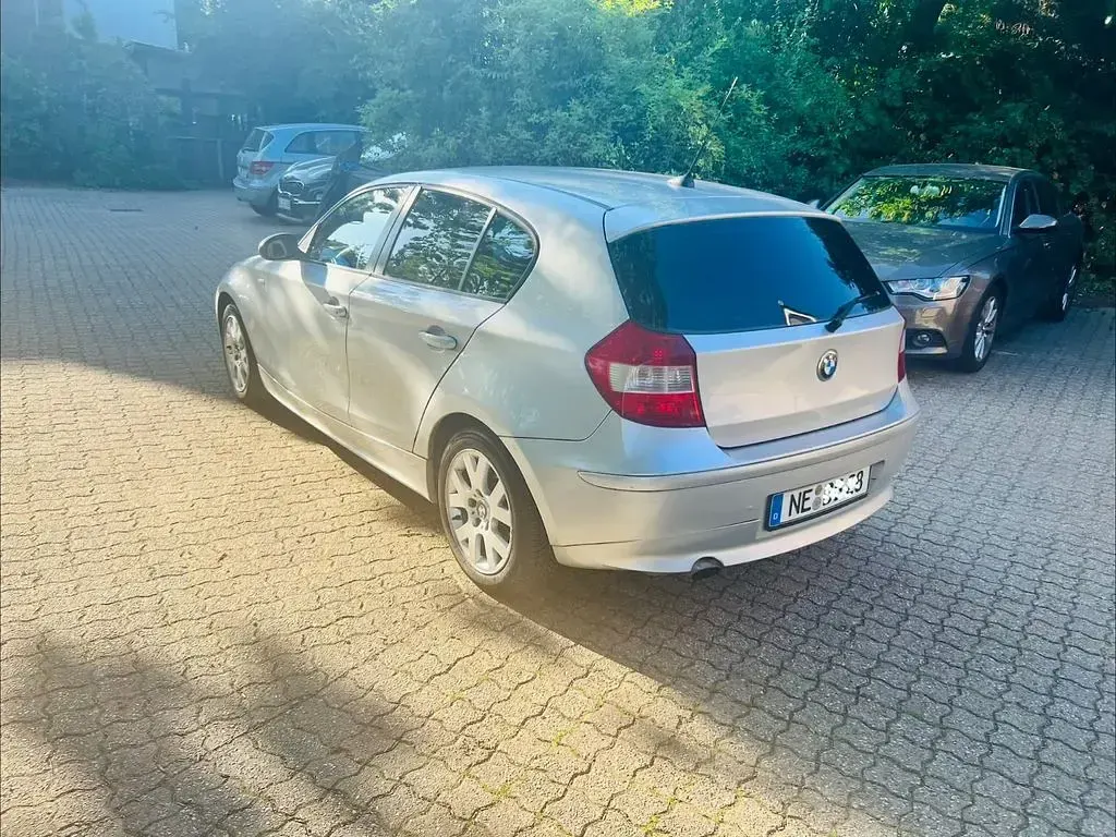 Gebraucht BMW 116 116 PS (85 kW) 2005 Schwarz Kleinwagen