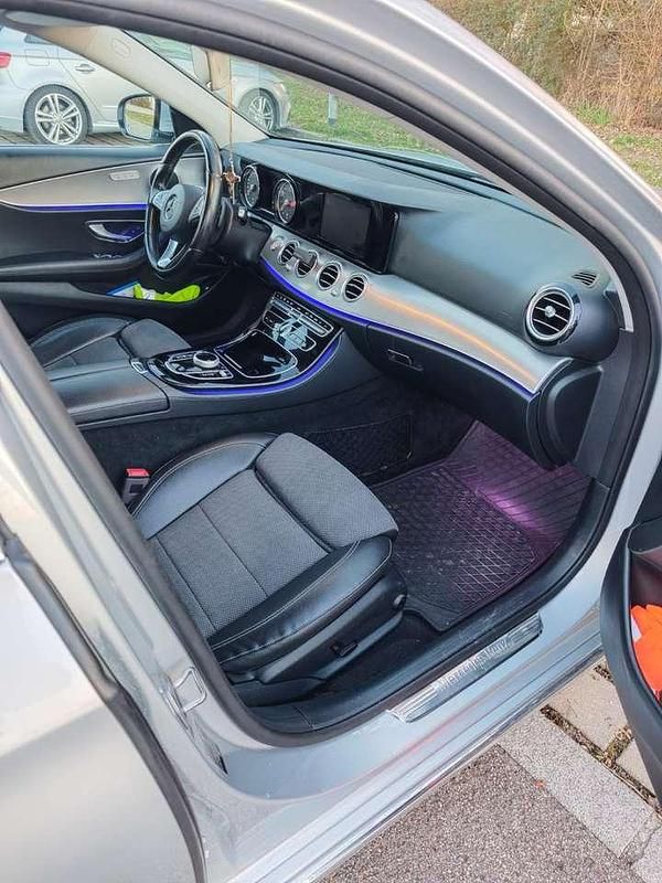 Gebraucht Mercedes E200 184 PS (135 kW) 2017 Silber Kombi