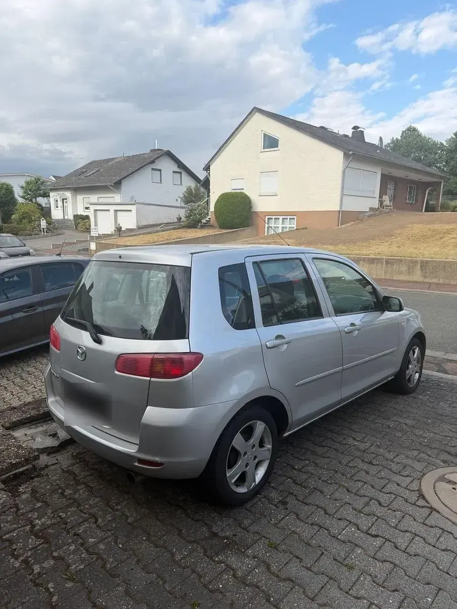 Gebraucht Mazda 2 80 PS (58 kW) 2004 Silber Kleinwagen