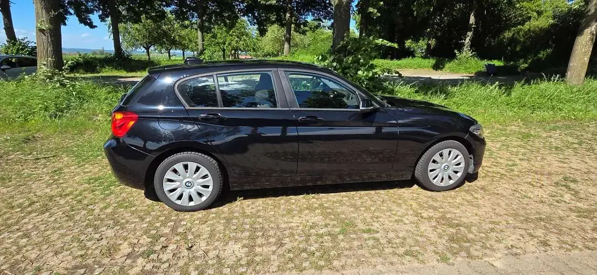 Gebraucht BMW 116 Advantage 116 PS (85 kW) 2017 Schwarz Kleinwagen