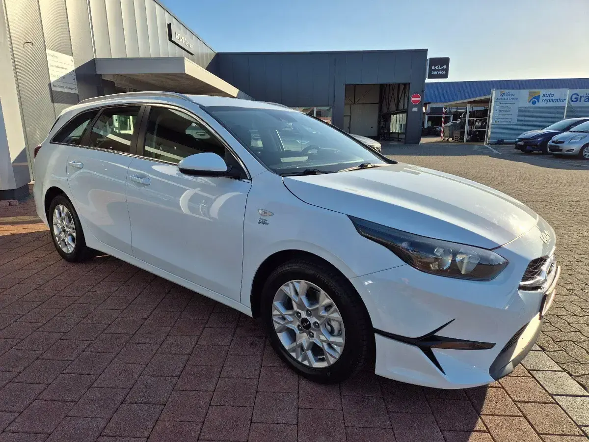 Gebraucht Kia Ceed Sportswagon Vision 160 PS (117 kW) 2021 Weiß Kombi