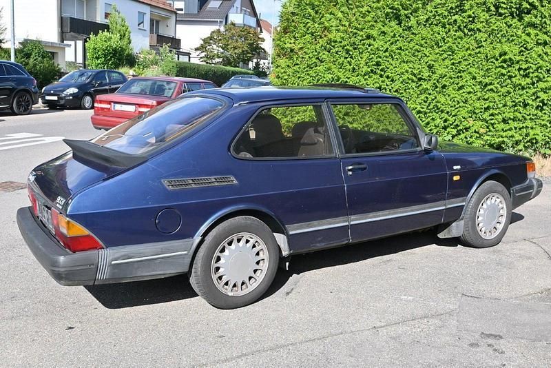 Blau Gebraucht 1992 Saab 900 Kleinwagen | 3.200 € - Bild 1/4