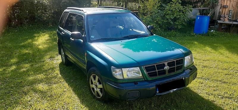 Grün Gebraucht 1999 Subaru Forester SUV | 999 € (Guter Preis) - Bild 1/4