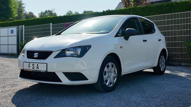 Weiß Gebraucht 2015 Seat Ibiza Reference Kleinwagen | 4.000 € (Guter Preis) - Bild 1/4