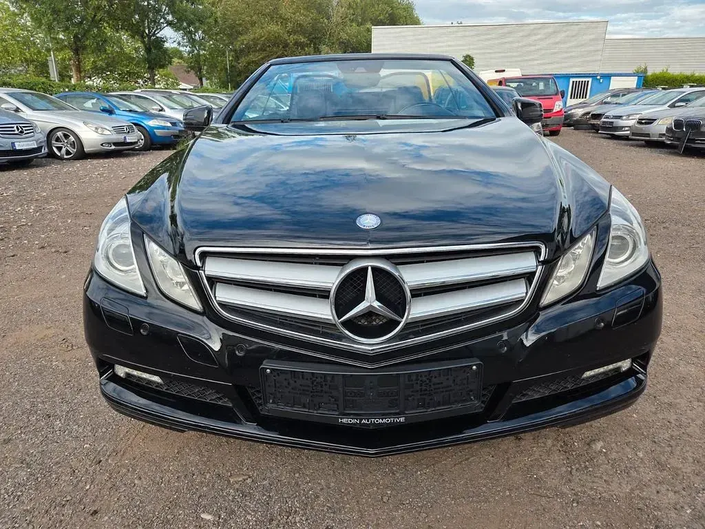 Gebraucht Mercedes E250 204 PS (150 kW) 2010 Schwarz Cabrio