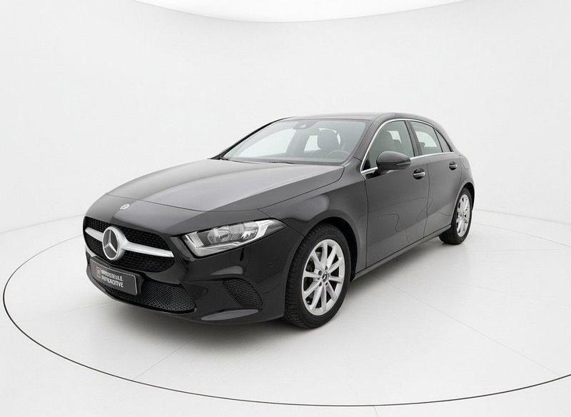 Gebraucht Mercedes A180 Advantage 116 PS (85 kW) 2019 Schwarz Limousine