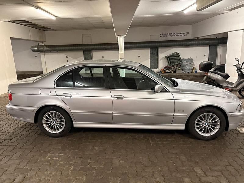 Gebraucht BMW 525 192 PS (141 kW) 2003 Silber Limousine