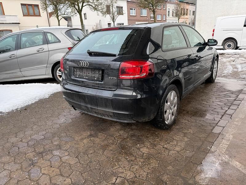 Gebraucht Audi A3 Comfort 105 PS (77 kW) 2011 Schwarz Kleinwagen