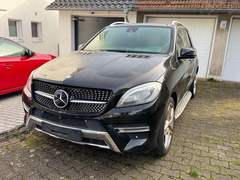 Gebraucht Mercedes ML350 258 PS (189 kW) 2014 Schwarz SUV