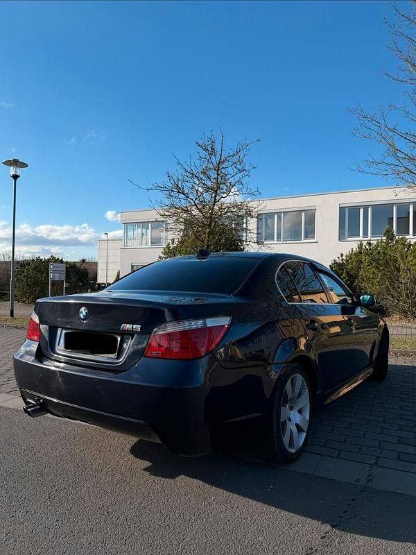 Gebraucht BMW 525 235 PS (172 kW) 2007 Blau Limousine