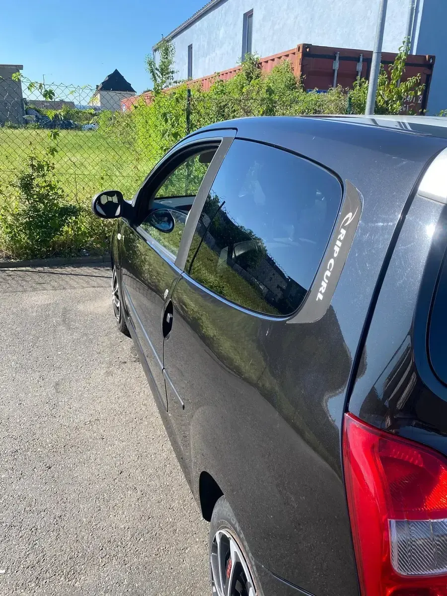 Gebraucht Renault Twingo Rip Curl 76 PS (55 kW) 2009 Schwarz Kleinwagen