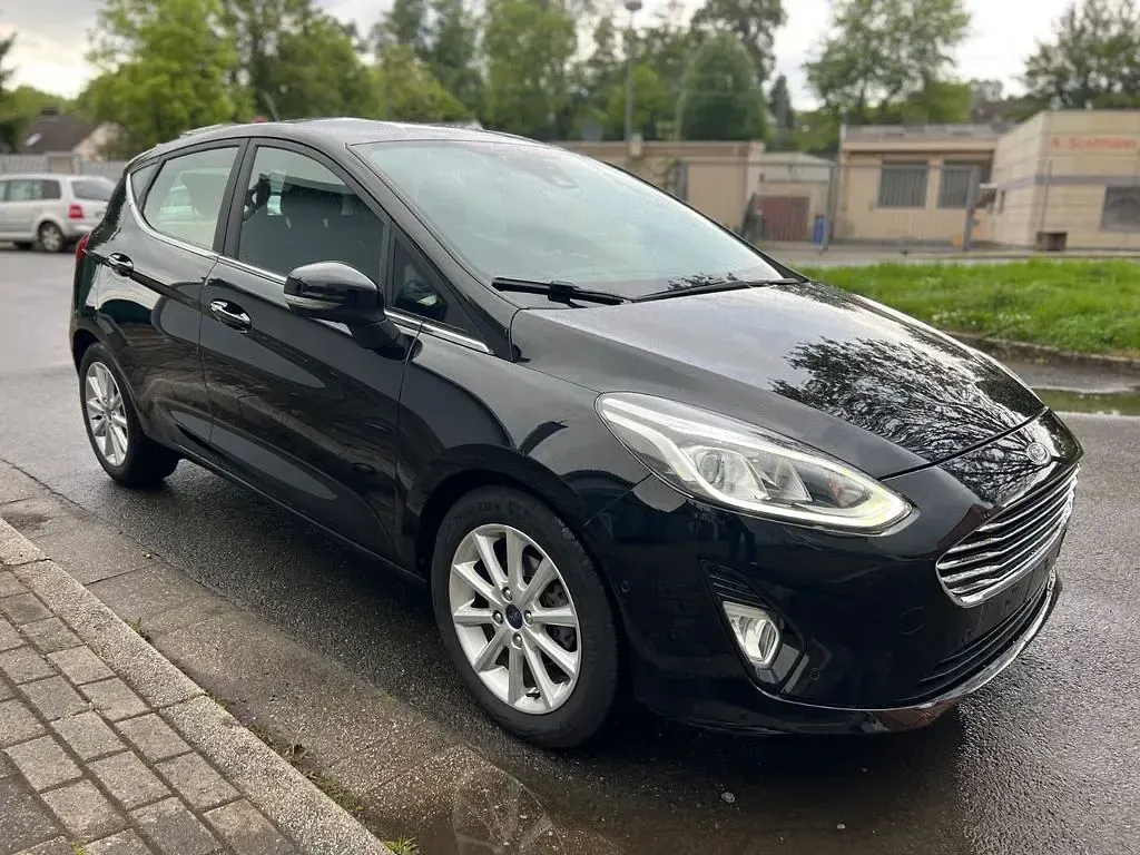 Gebraucht Ford Fiesta Titanium 86 PS (63 kW) 2018 Schwarz Kleinwagen