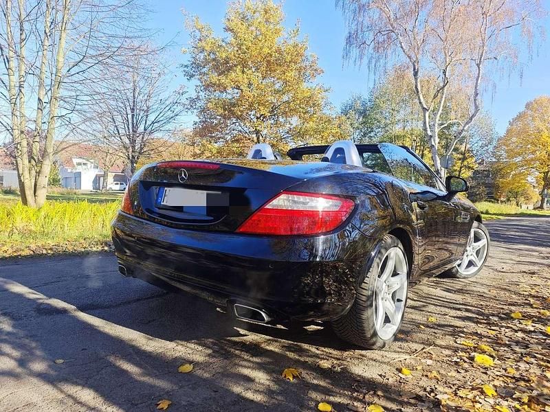 Schwarz Gebraucht 2011 Mercedes 200 Cabrio | 14.500 € - Bild 1/4