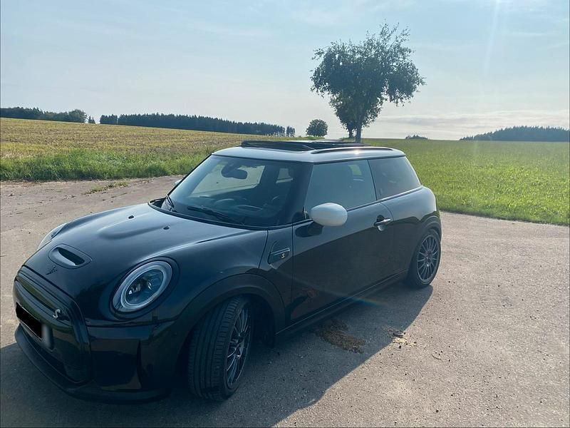 Gebraucht Mini Cooper SE 135 kW (184 PS) 2021 Schwarz Kleinwagen