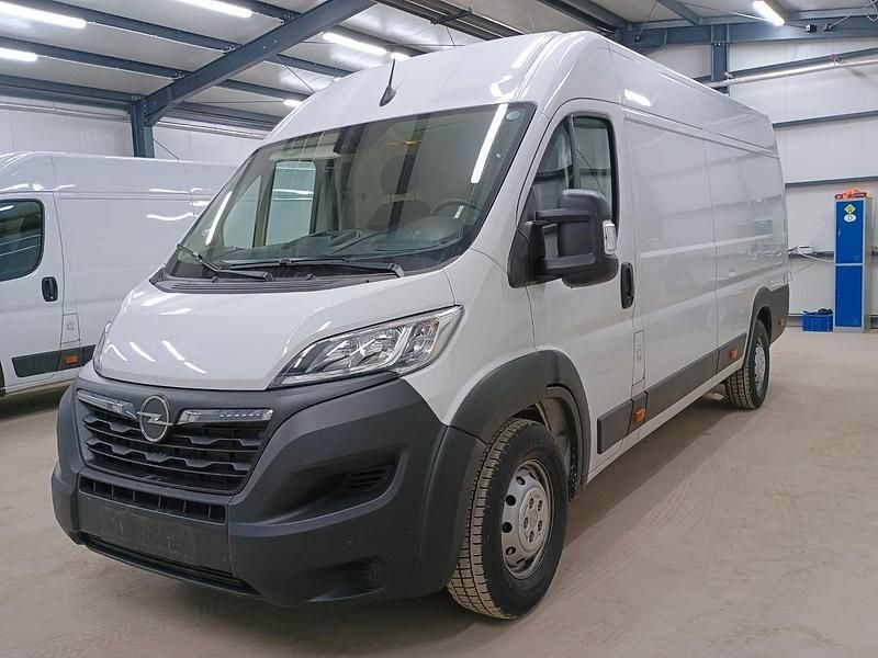 Weiß Gebraucht 2024 Opel Movano Van | 24.950 € (Guter Preis) - Bild 1/4