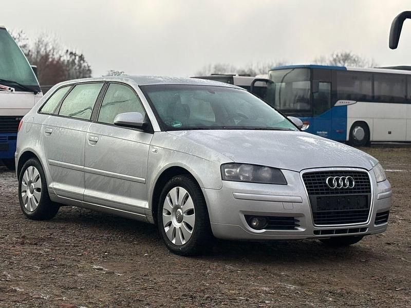 Silber Gebraucht 2005 Audi A3 Attraction Limousine | 3.490 € (Guter Preis) - Bild 1/4