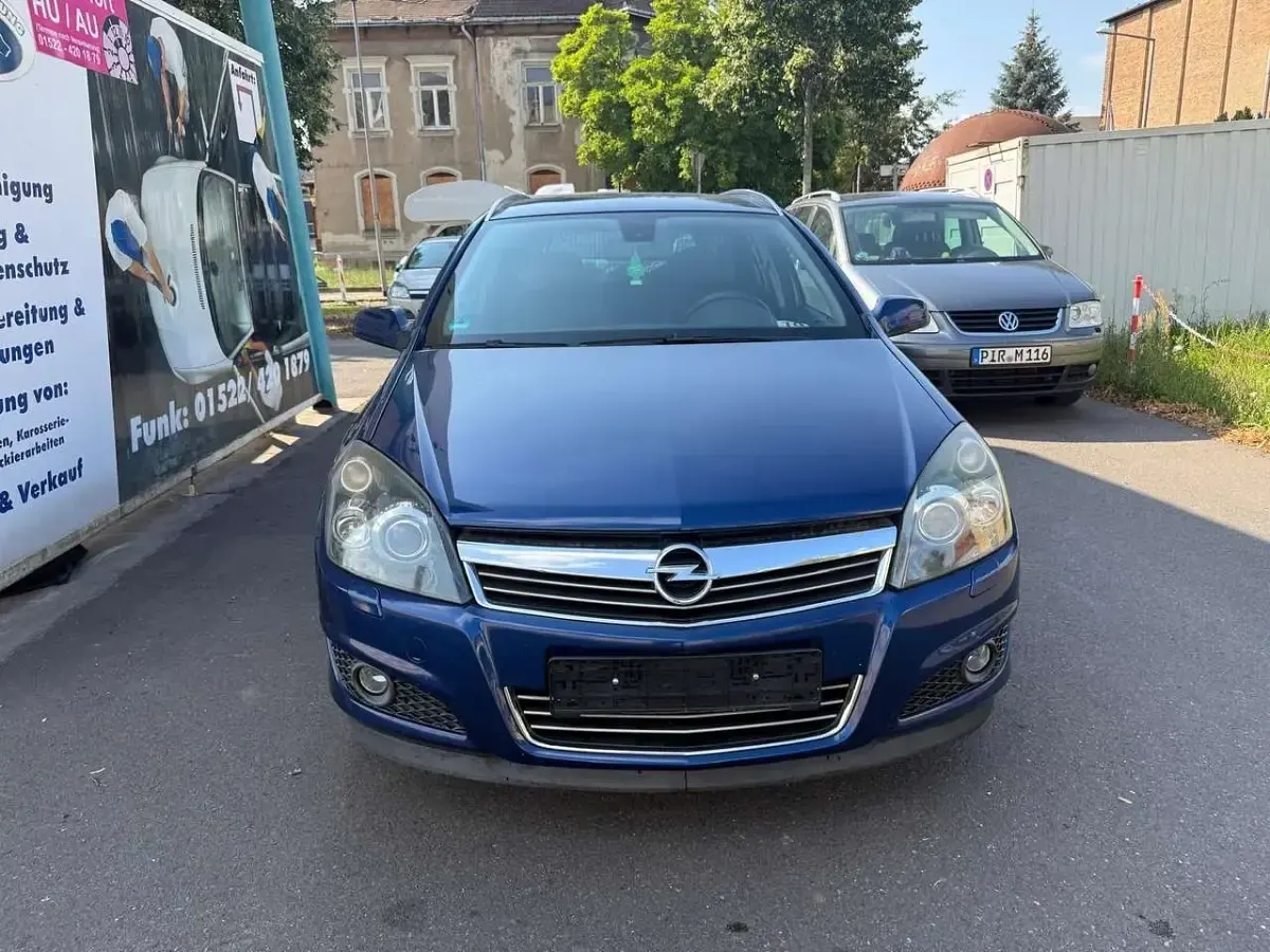 Gebraucht Opel Astra Edition+ 140 PS (102 kW) 2009 Blau Kombi