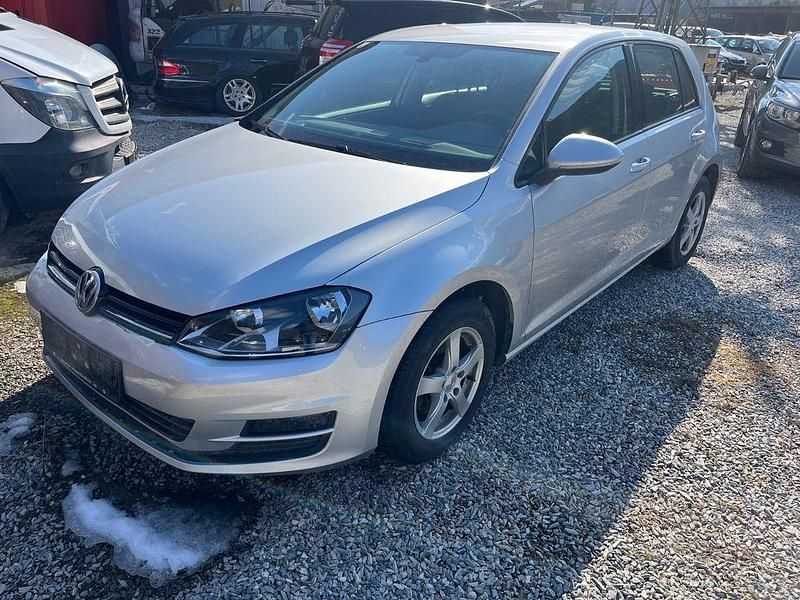 Gebraucht VW Golf VII LOUNGE 110 PS (80 kW) 2016 Silber Limousine