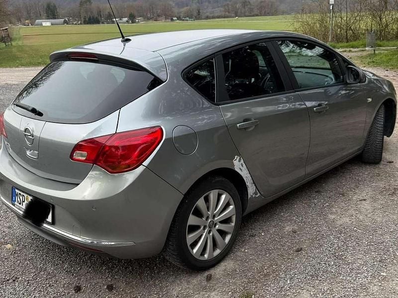 Gebraucht Opel Astra Innovation 116 PS (85 kW) 2012 Grau Limousine