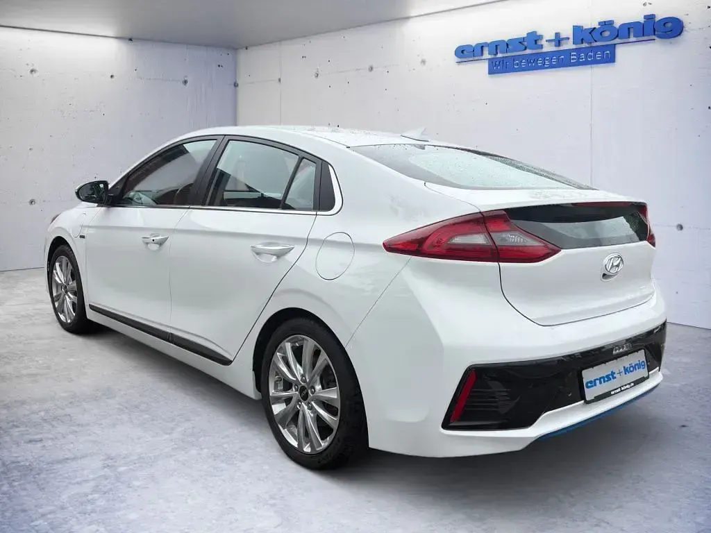 Gebraucht Hyundai Ioniq Premium 141 PS (103 kW) 2017 Weiß Kleinwagen