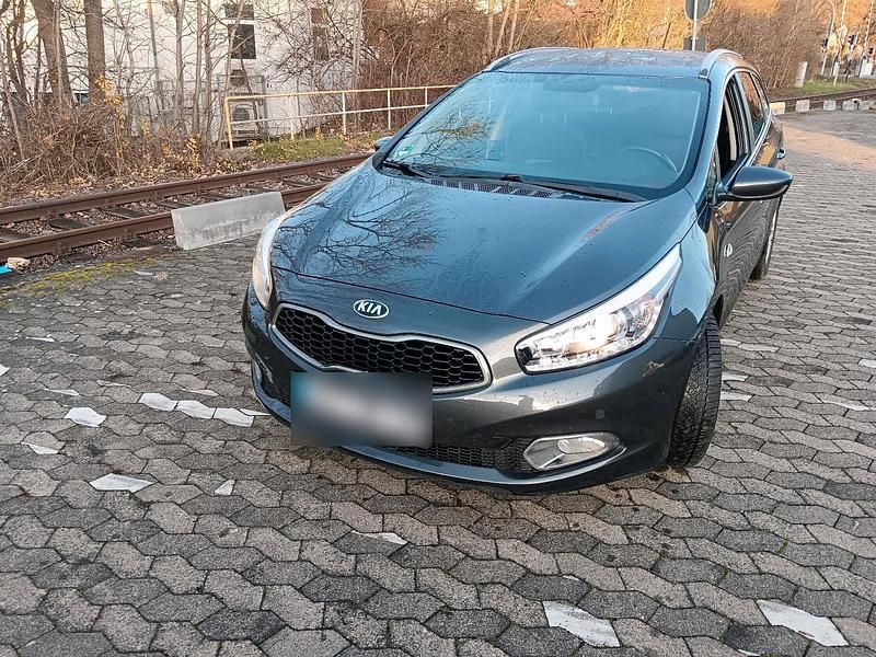 Gebraucht Kia Ceed 128 PS (94 kW) 2015 Grau Kleinwagen