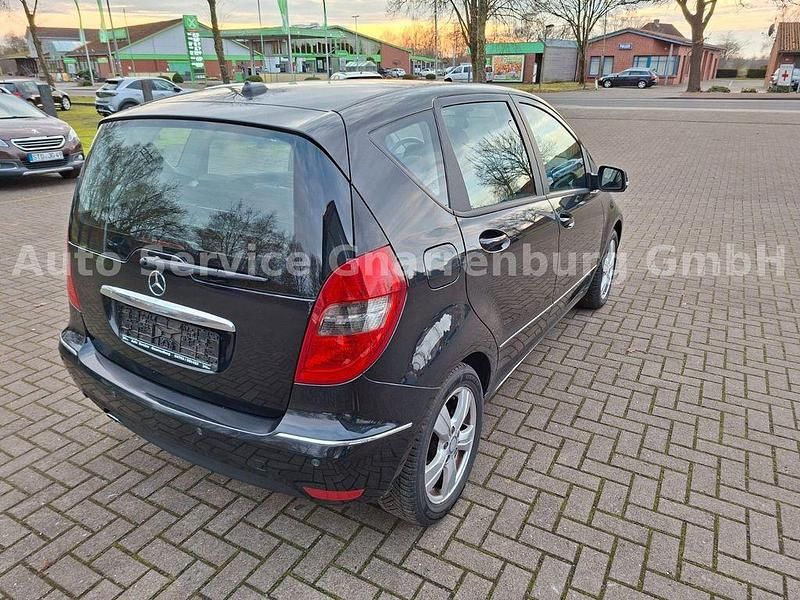 Gebraucht Mercedes A180 109 PS (80 kW) 2010 Schwarz Limousine